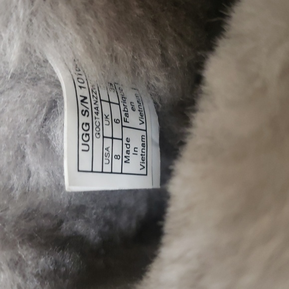 UGG Mini Bailey Bow Boots Size 8 - Picture 5 of 6